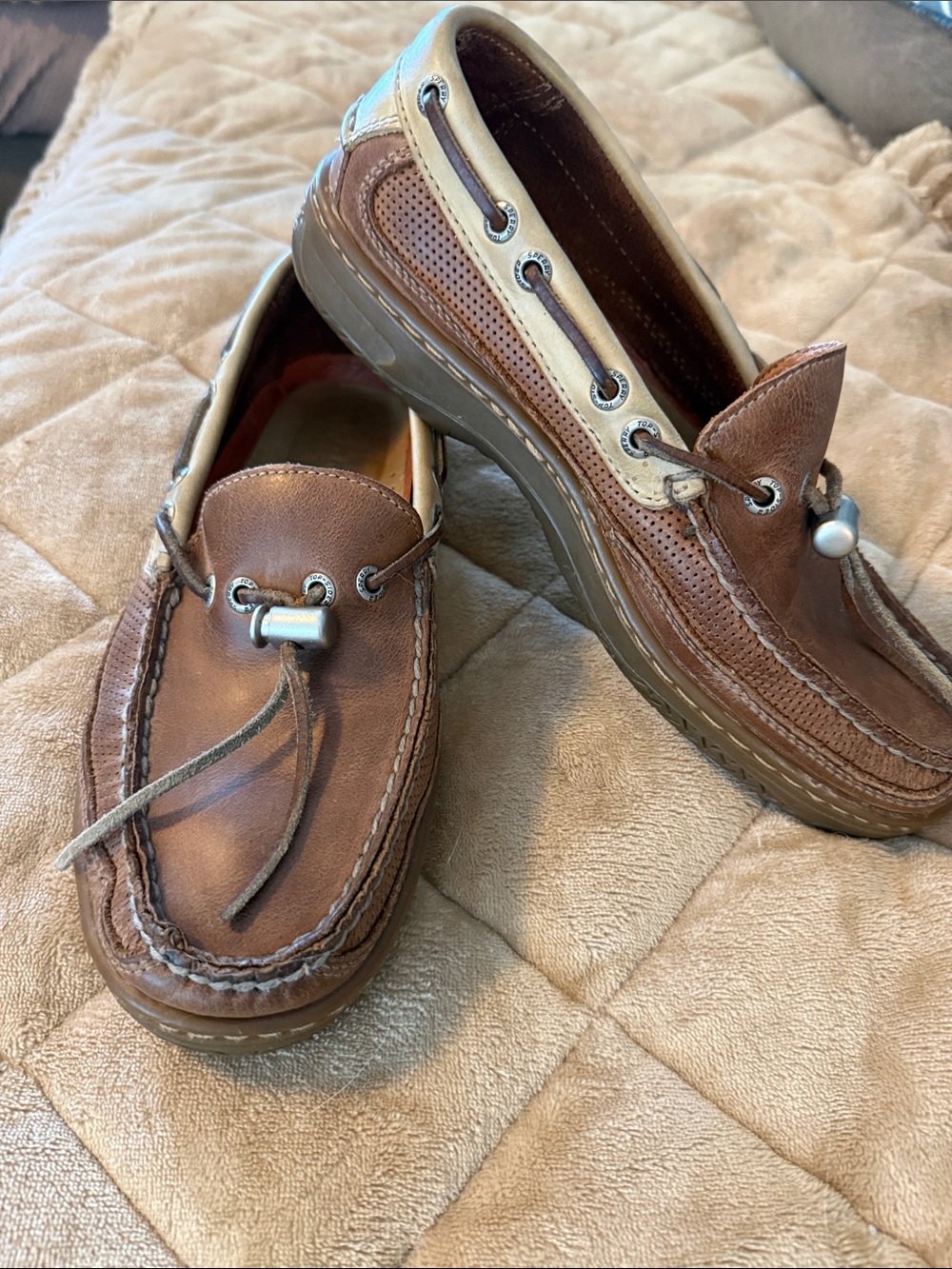 Sperry Men's Brown Leather Boat Shoes with Cream Trim